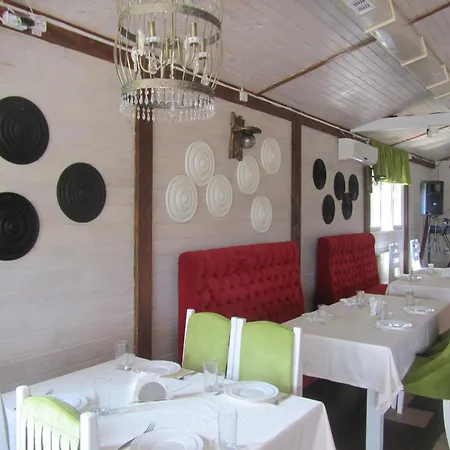 イン Restaurant Vizit 3*